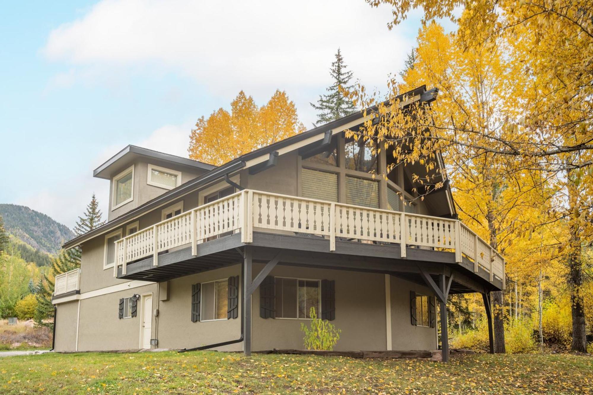 Bighorn By Avantstay Spacious Ski Cabin W Sprawling Porch Views Hot Tub Vail Bagian luar foto